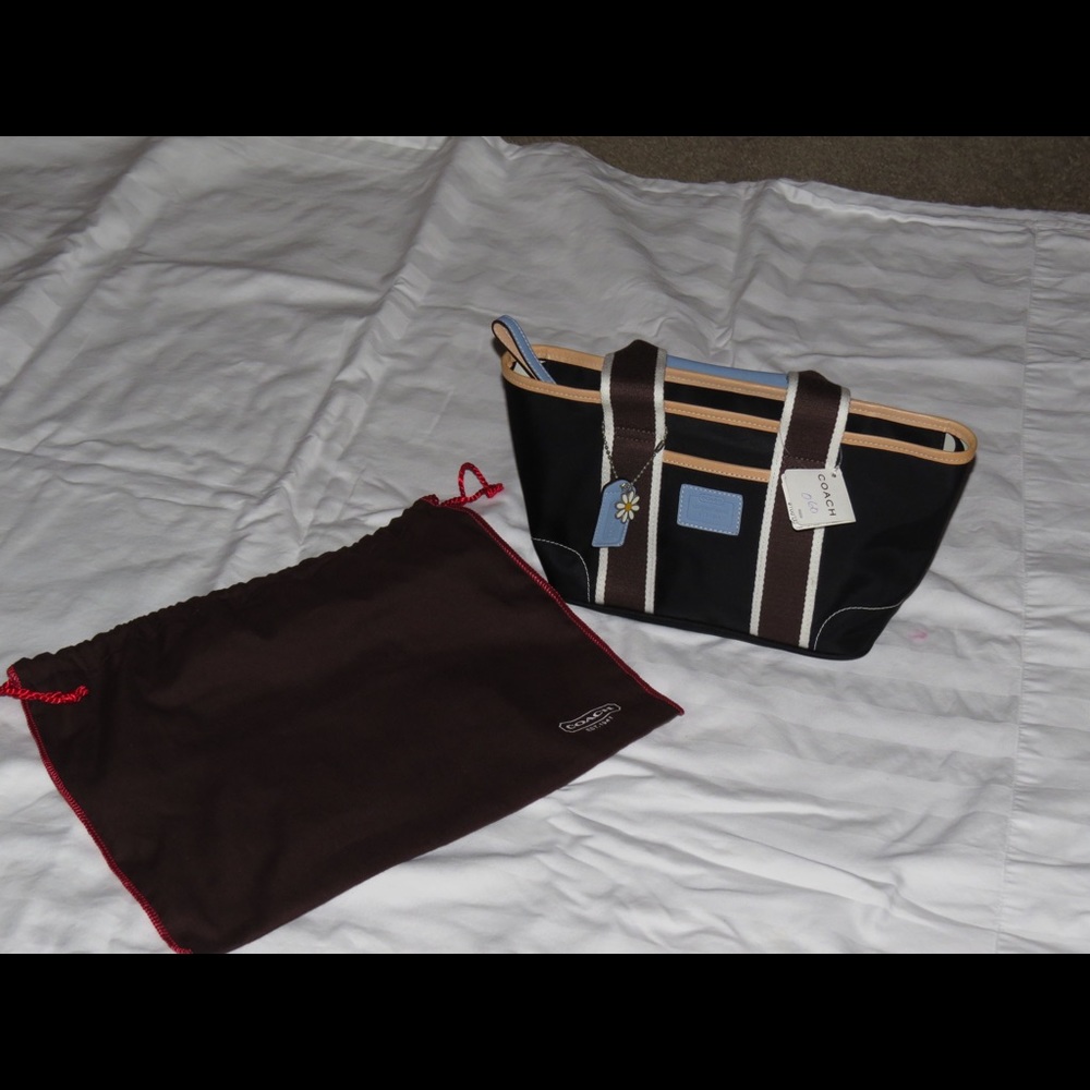 SOLD SOLD🆕💐👛Coach Mini Tote Hand Bag - Picture 3 of 7